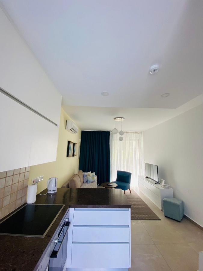 Victoria Suites Paphos Ngoại thất bức ảnh
