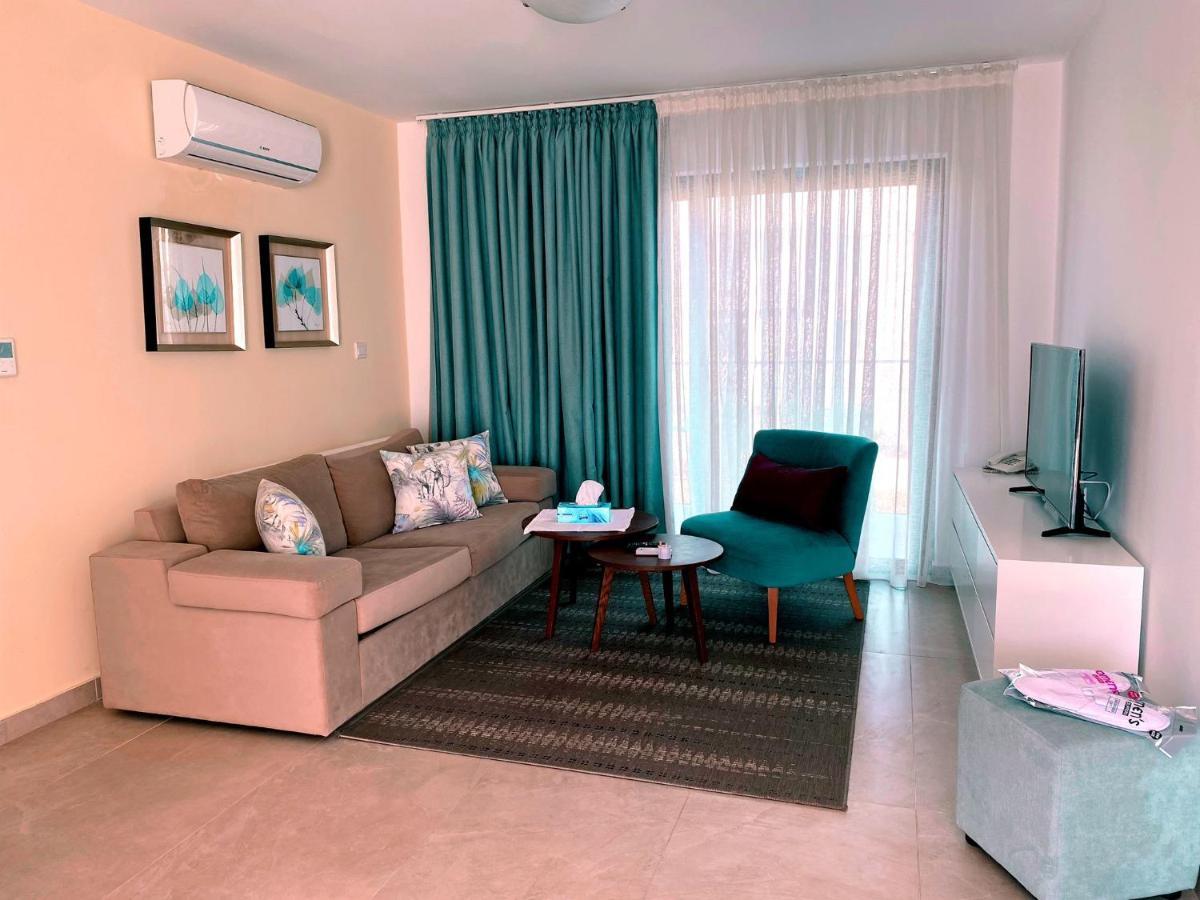Victoria Suites Paphos Ngoại thất bức ảnh